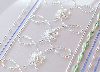 オートクチュール刺繍制作例 リュネヴィルテクニックのポーチ